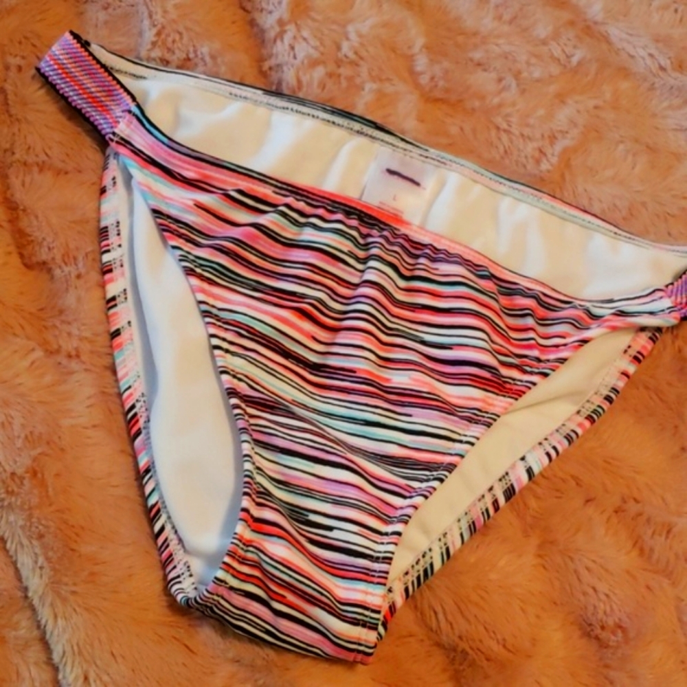 Bikini Swim Bottoms never worn..size large!